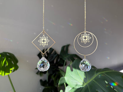 Geometric Flower Suncatcher, Rainbow Maker, Crystal Prism Sun Catcher, Light Catcher, Hanging Crystal Suncatcher, Sympathy Gift